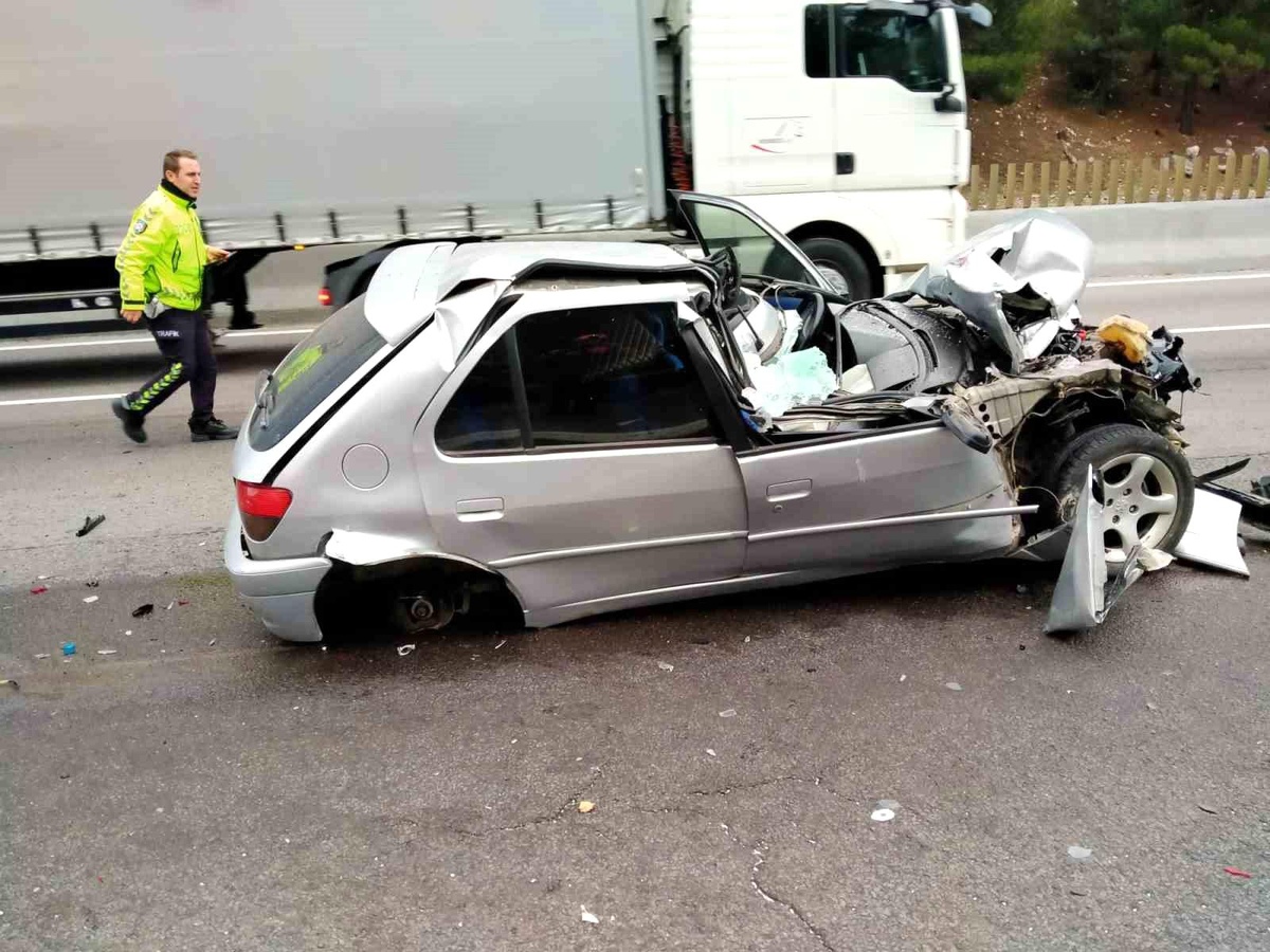 Adana\'da Otoyol Kazasında Bir Polis Memuru Hayatını Kaybetti