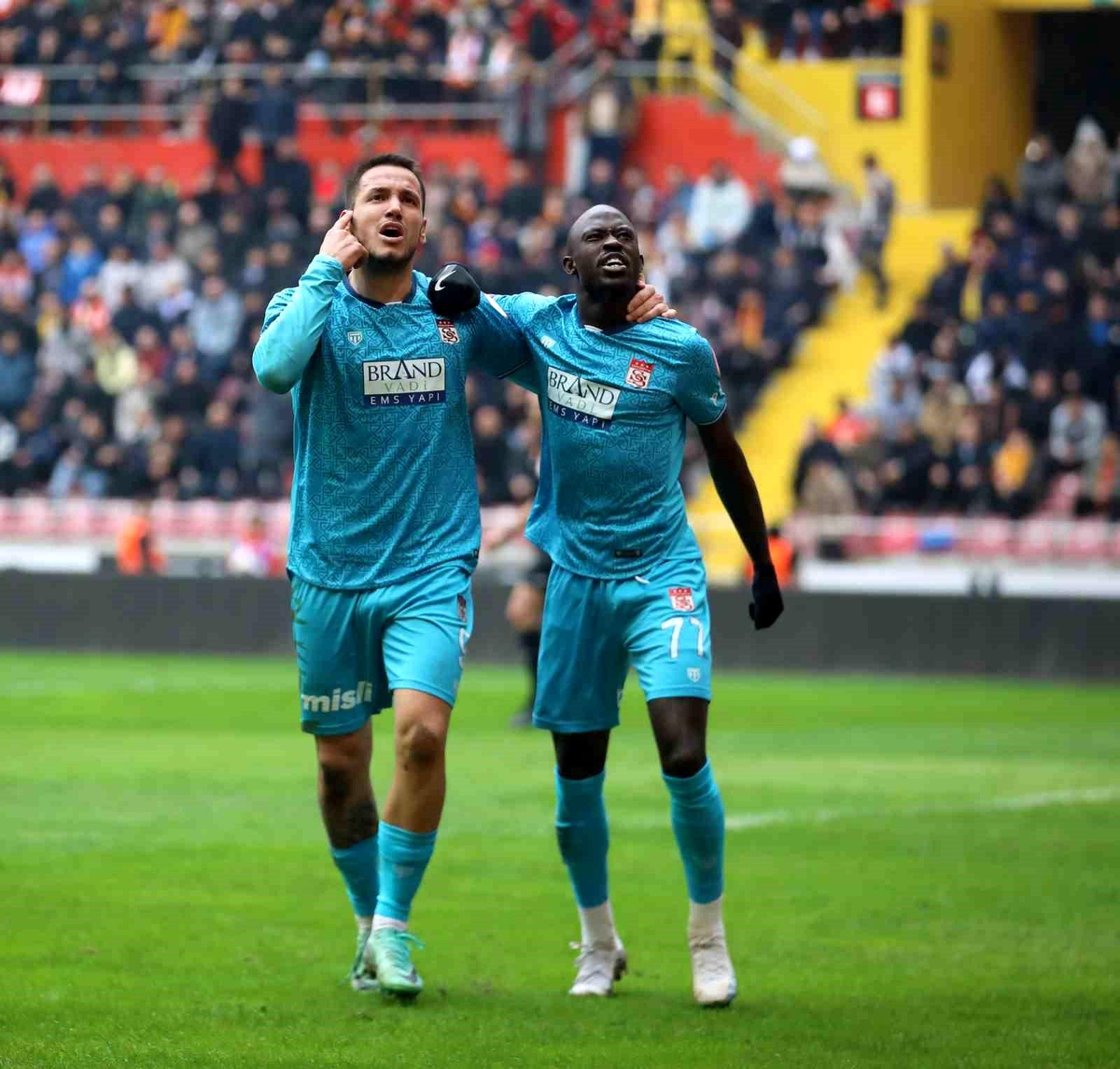 Sivasspor, Kayserispor\'u mağlup ederek galibiyet serisini sürdürdü