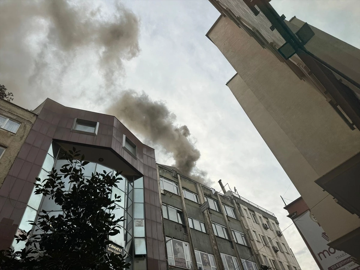 Trabzon\'da bir iş yerinin bacasında yangın çıktı