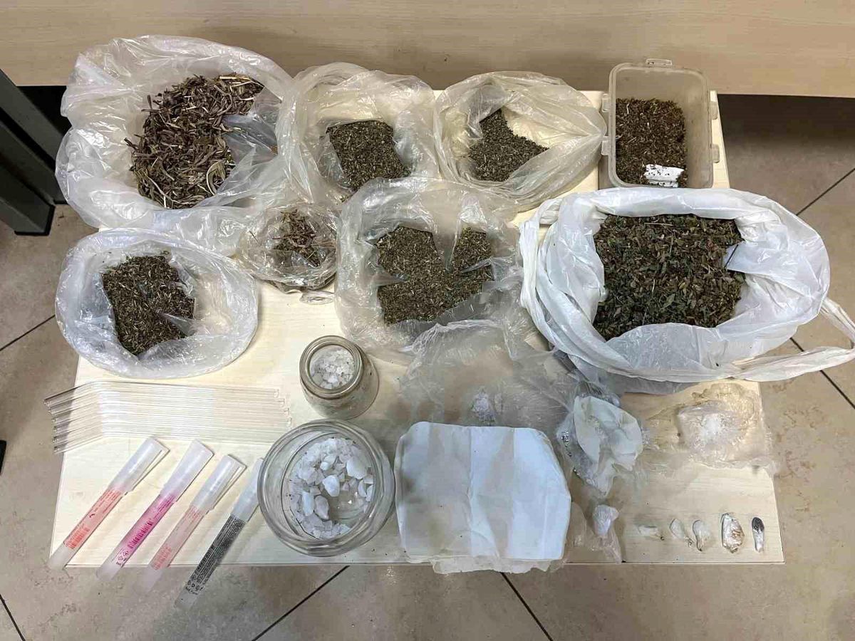 Esenler\'de Uyuşturucu Operasyonu: Evli Çift Tutuklandı