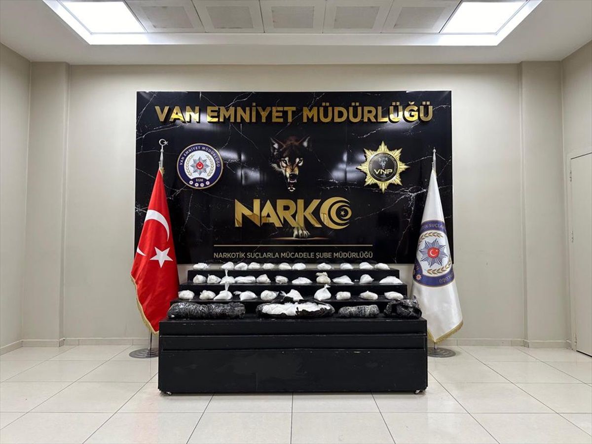 Van\'da 29 Kilo Sentetik Uyuşturucu Ele Geçirildi, 4 Şüpheli Hakkında İşlem Yapıldı