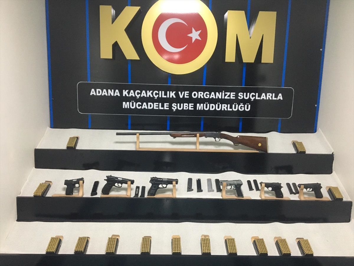 Adana\'da silah kaçakçılığı iddiasıyla gözaltına alınan 2 zanlıdan 1\'i tutuklandı