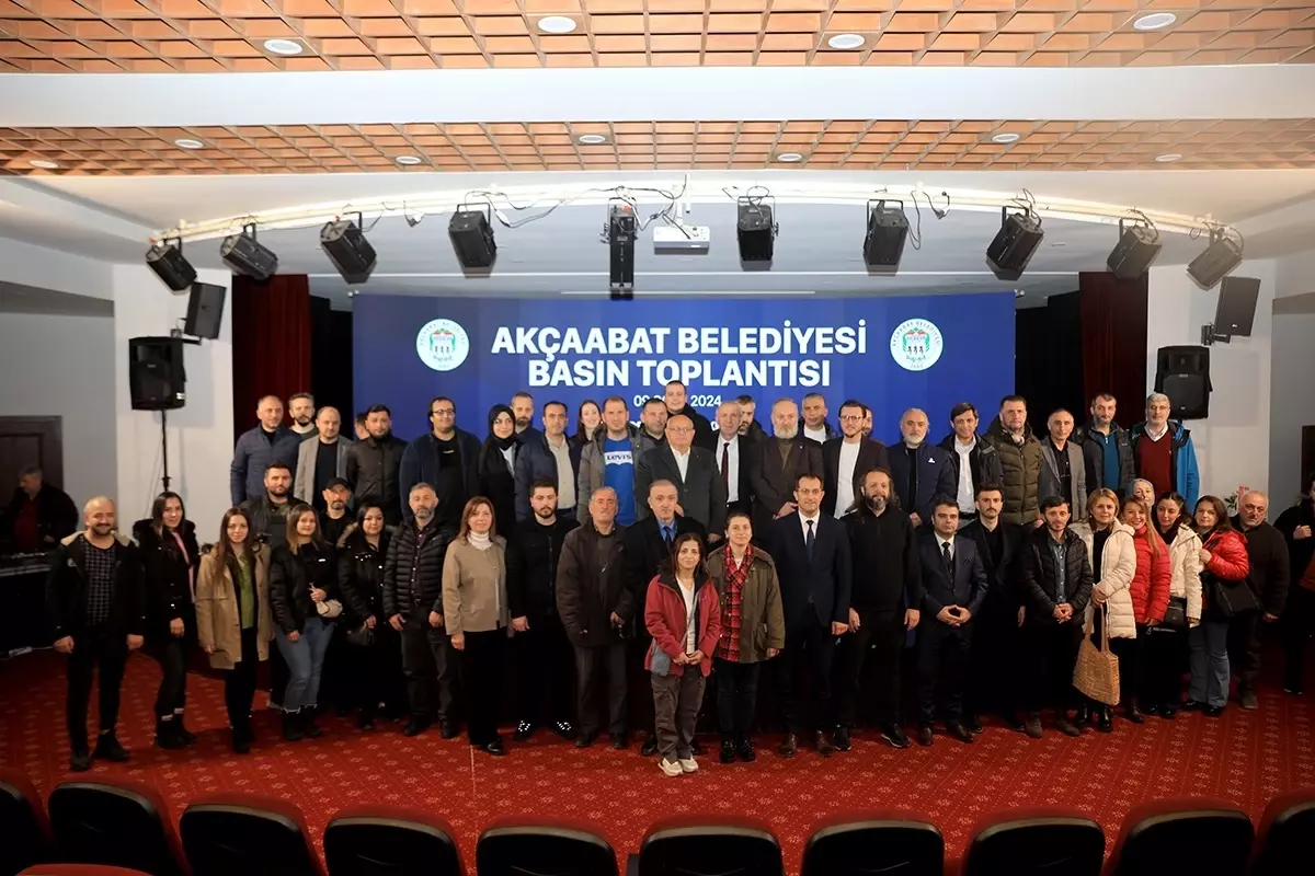 Akçaabat Belediye Başkanı Osman Nuri Ekim, söz verdikleri işlerin büyük bir kısmını tamamladıklarını belirtti