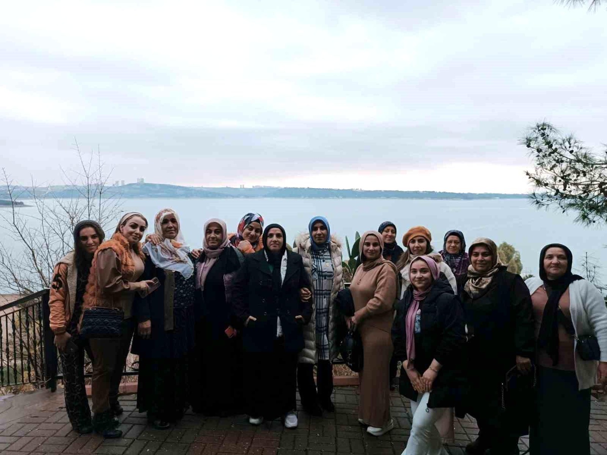 Akdeniz Belediyesi Kültür ve Sanat Evlerinde Kurs Alan Kadınlar Adana\'yı Gezdi