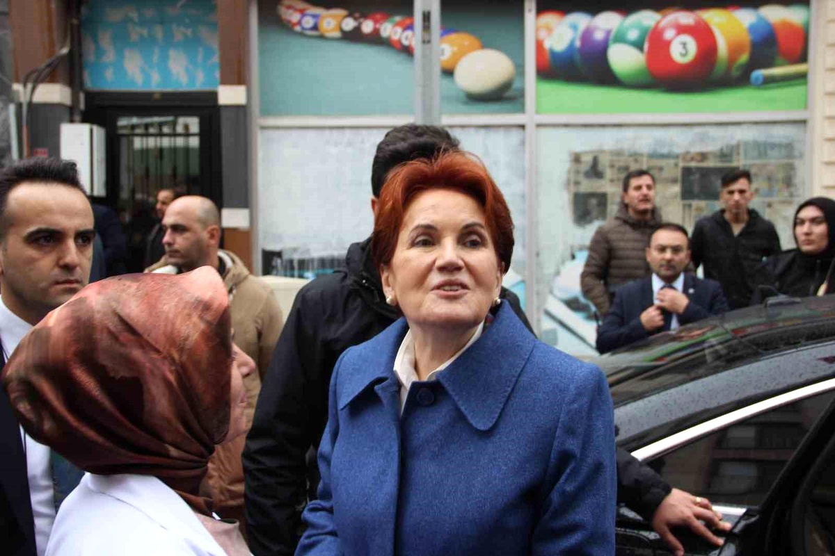 Meral Akşener, Şehit Enis Budak\'ın Ailesini Ziyaret Etti