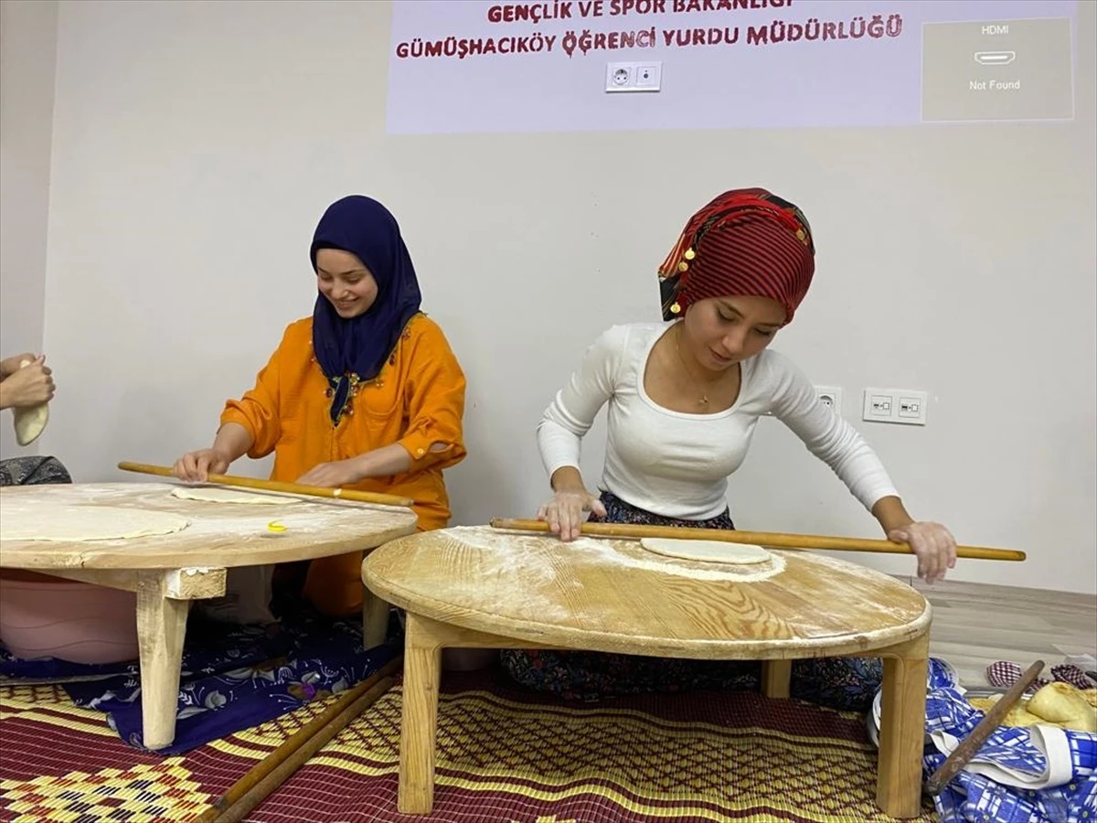 Amasya\'da üniversite öğrencilerine ninelerin tarifleri öğretildi