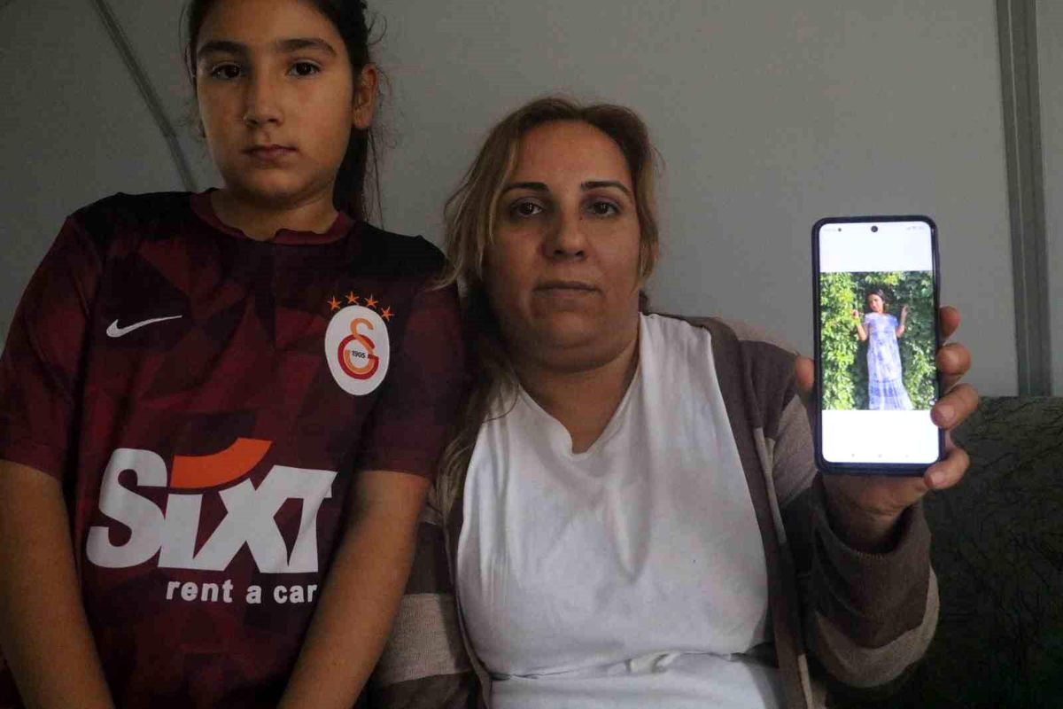 Hatay\'da depremde hayatını kaybeden genç kızın annesi: \'Gitmeseydi belki de yaşayacaktı\'