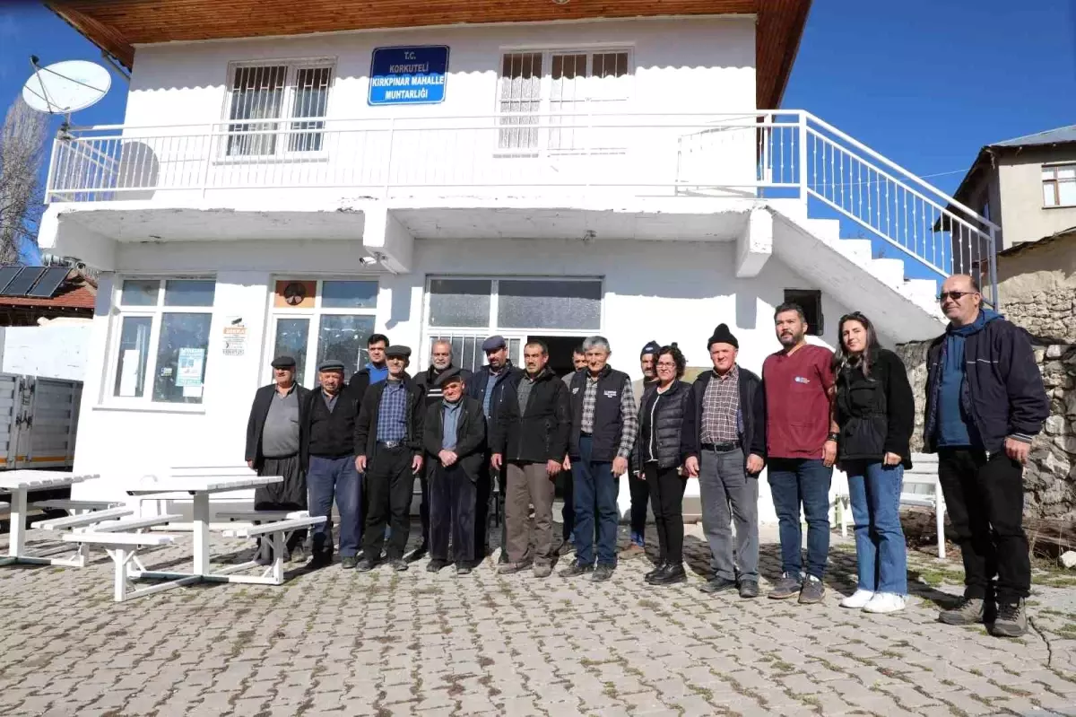 Antalya Büyükşehir Belediyesi, Süt Yemi Projesiyle Üreticilere Destek Sağlıyor