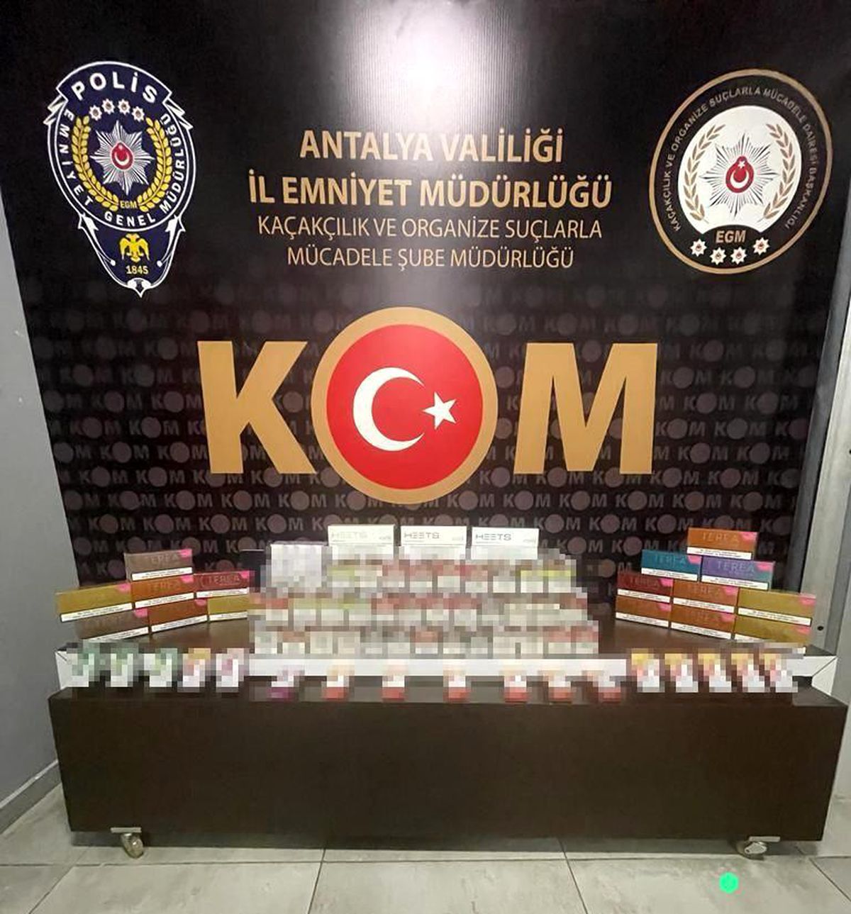 Antalya\'da 180 Bin Şişe Sahte İçki Ele Geçirildi