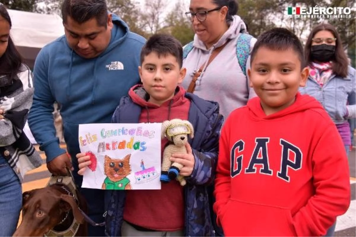 Meksika\'da Proteo\'nun anısına hediye edilen köpek Arkadaş\'ın doğum günü kutlandı