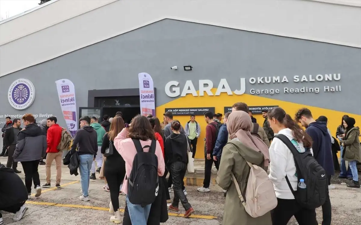 Atatürk Üniversitesi, final ve bütünleme sınavlarında öğrencilere 24 saat açık okuma salonları ve çorba ikramı sunuyor