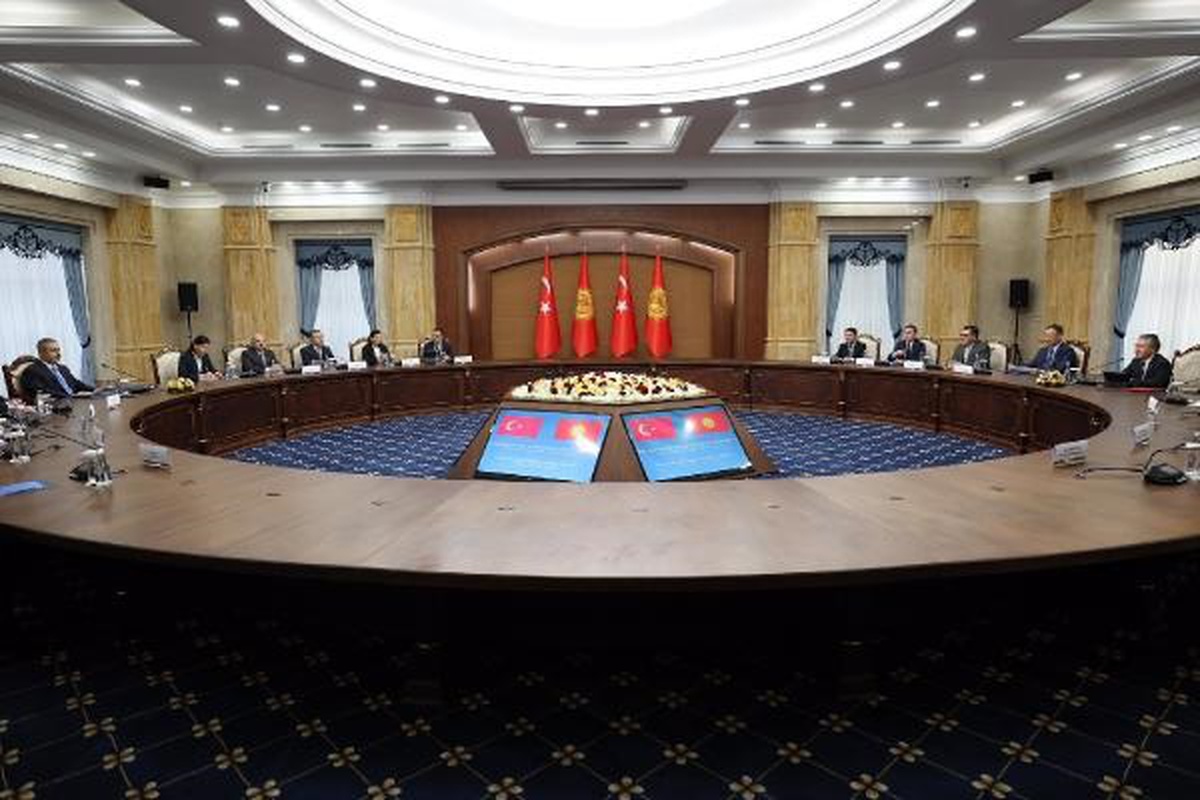 Dışişleri Bakanı Hakan Fidan, Kırgızistan\'da görüşmeler yaptı