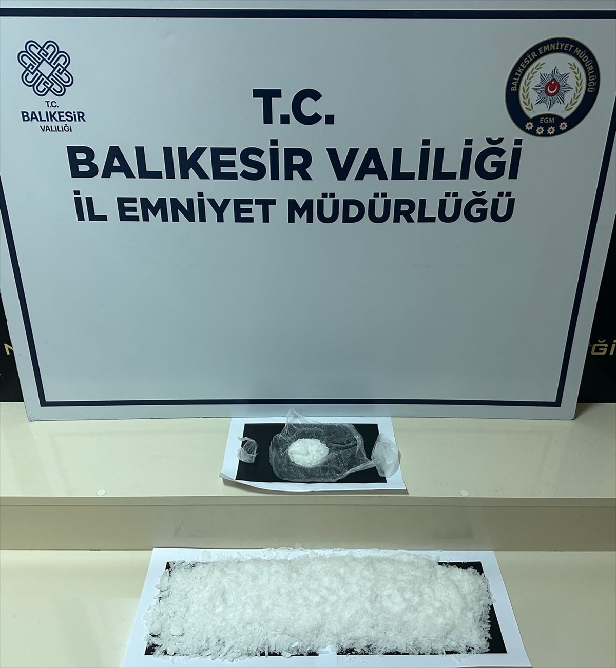 Bandırma\'da uyuşturucu operasyonu: 4 zanlı gözaltına alındı