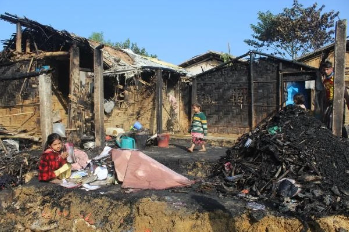 Bangladeş\'teki Arakanlı Müslümanların yaşadığı kamp yangında zarar gördü