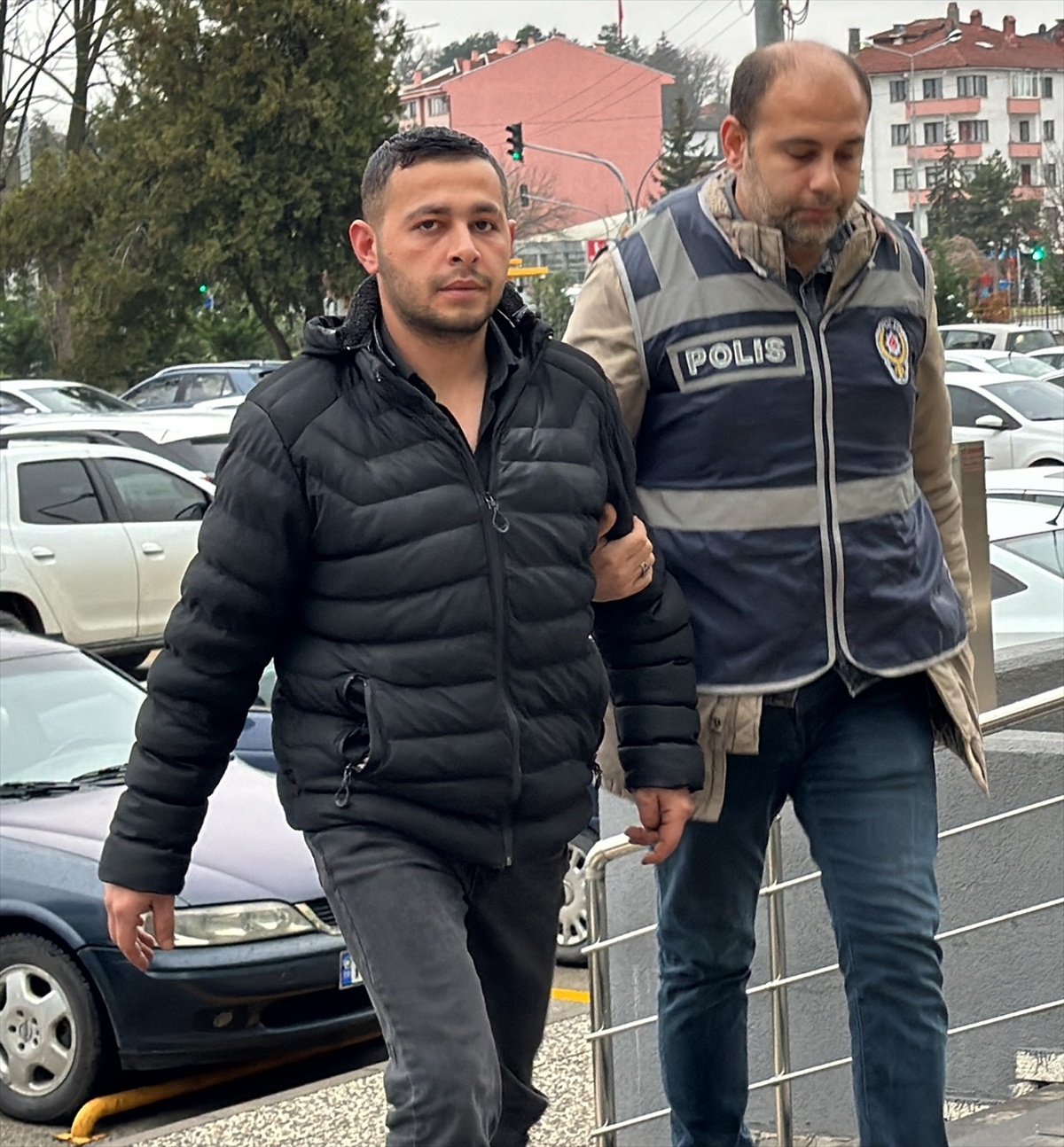 Bolu\'da İnşaattan Hırsızlık Yaptığı İddiasıyla Gözaltına Alınan Şüpheli Tutuklandı