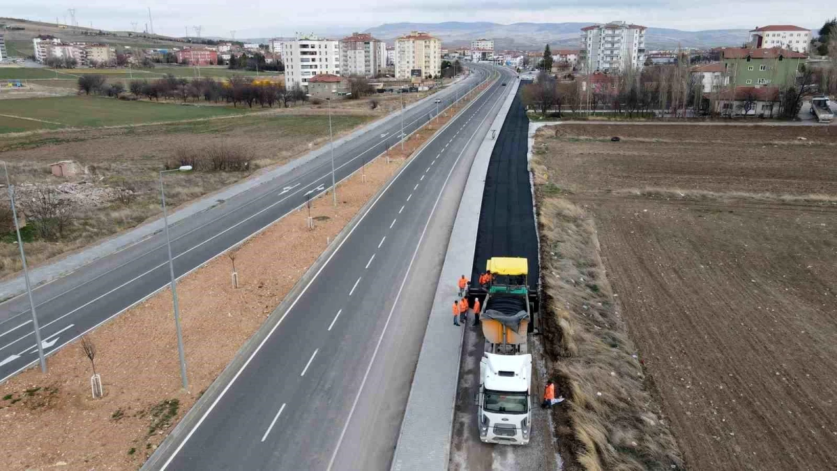 Bünyan\'da Gergeme-Yeni Sanayi yan yolunda asfalt çalışmaları başladı