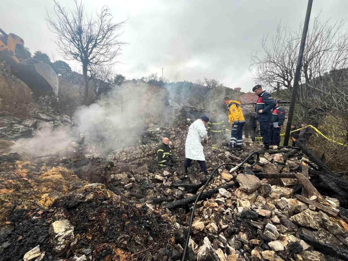 Burdur\'da çıkan yangında yaşlı bir kadın hayatını kaybetti