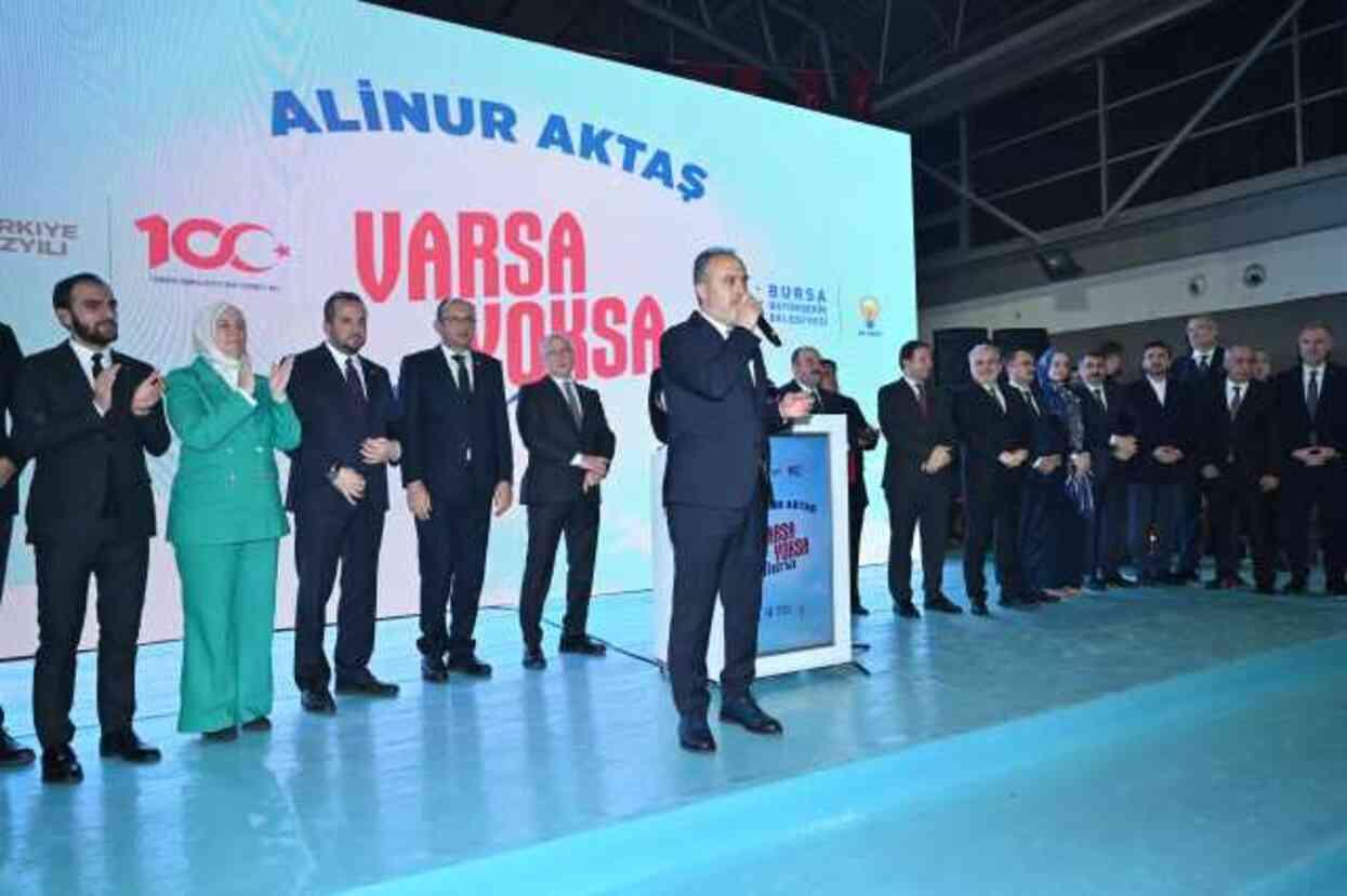 Bursa Büyükşehir Belediye Başkanı Alinur Aktaş'a Coşkulu Karşılama