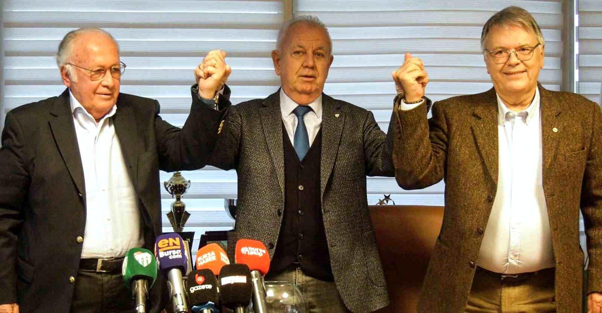 Bursaspor Divan Başkanı: Başkan adayları yarın listelerini teslim etmelidir