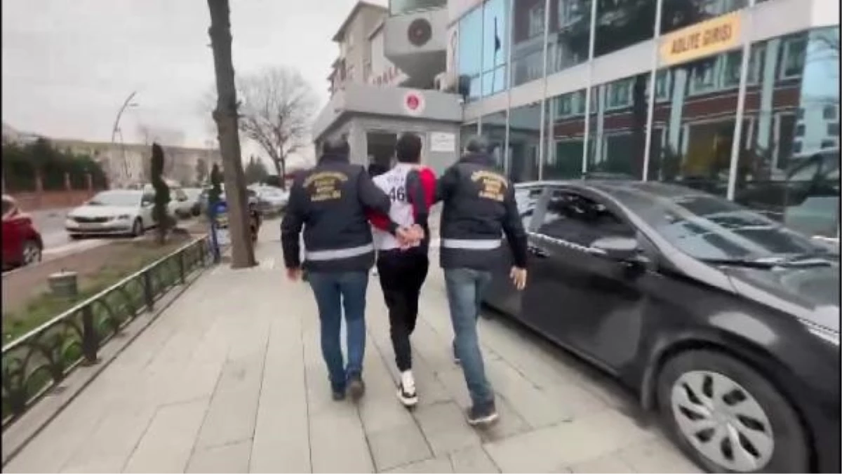 Büyükçekmece\'de Uyuşturucu Kullanan ve Silahlı Videolar Paylaşan Şüpheli Polis Yakalandı