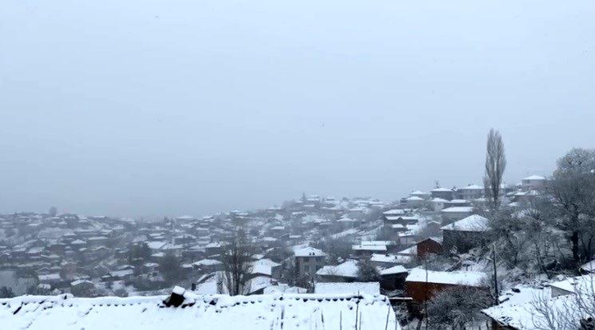 Çanakkale\'nin Yüksek Kesimlerinde Kar Yağışı Etkili
