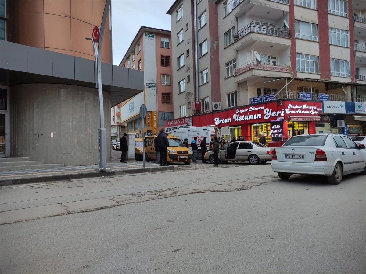 Sungurlu\'da Otomobil Çarpması Sonucu Yaralanan Kişi Hastanede Tedavi Altına Alındı