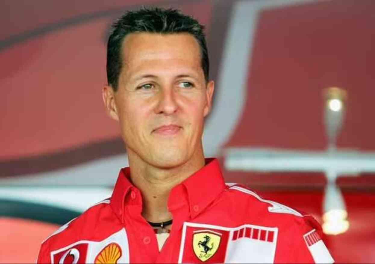 Emekli F1 Johnny Herbert, Michael Schumacher'in artık yemek masasına oturabildiğini sötyledi