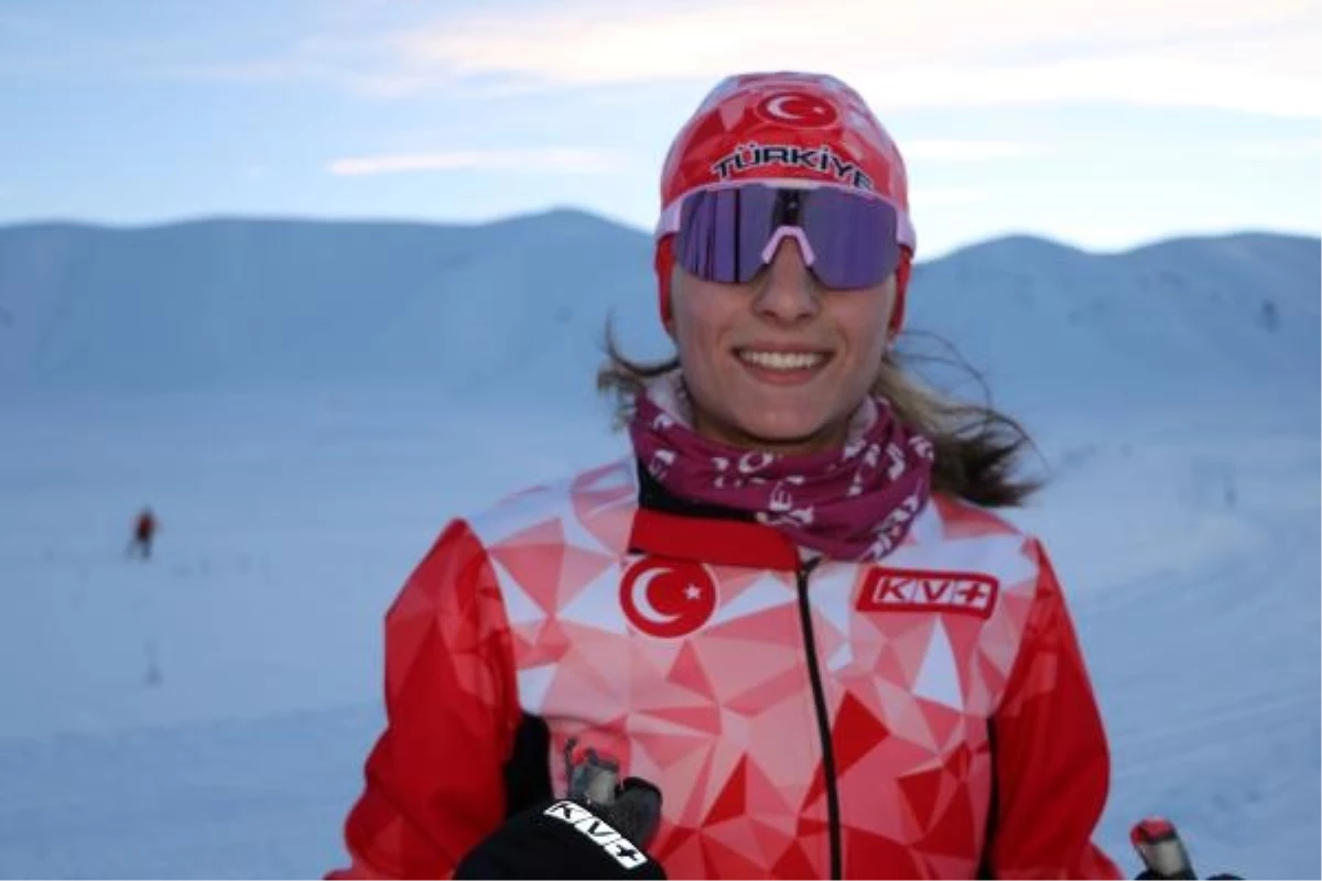 Milli kayakçılar, yeterli kar bulunamadığı için antrenmanlarını Yüksekova\'da sürdürüyor