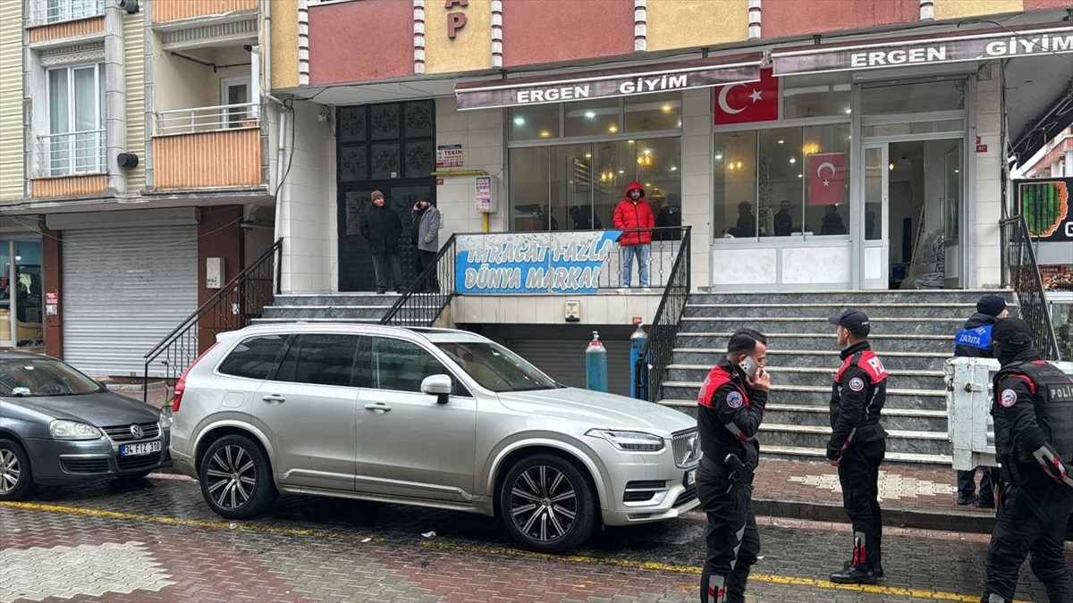 Esenyurt\'ta İş Yerinde Patlama: 2 İşçi Yaralandı