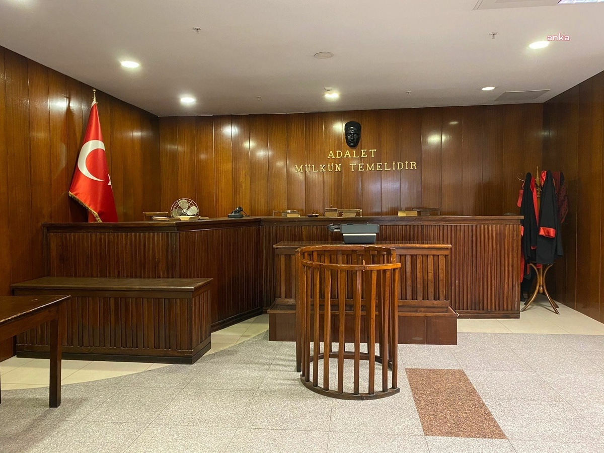 Fatih Camisi\'nde İmama Saldıran Şüpheli Tutuklandı