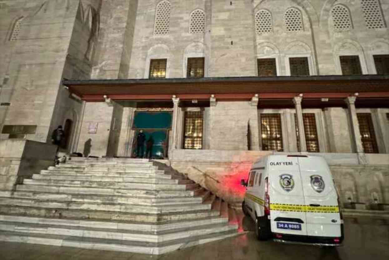Fatih Camisi İmamına Yönelik Bıçaklı Saldırıda Şüpheli Tutuklandı Fatih Camisi İmamına Yönelik Bıçaklı Saldırıda Şüpheli Tutuklandı