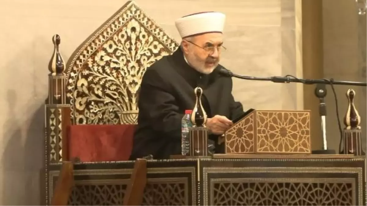 FATİH Camisi'nde Saldırıyı Kınayan Cemaat