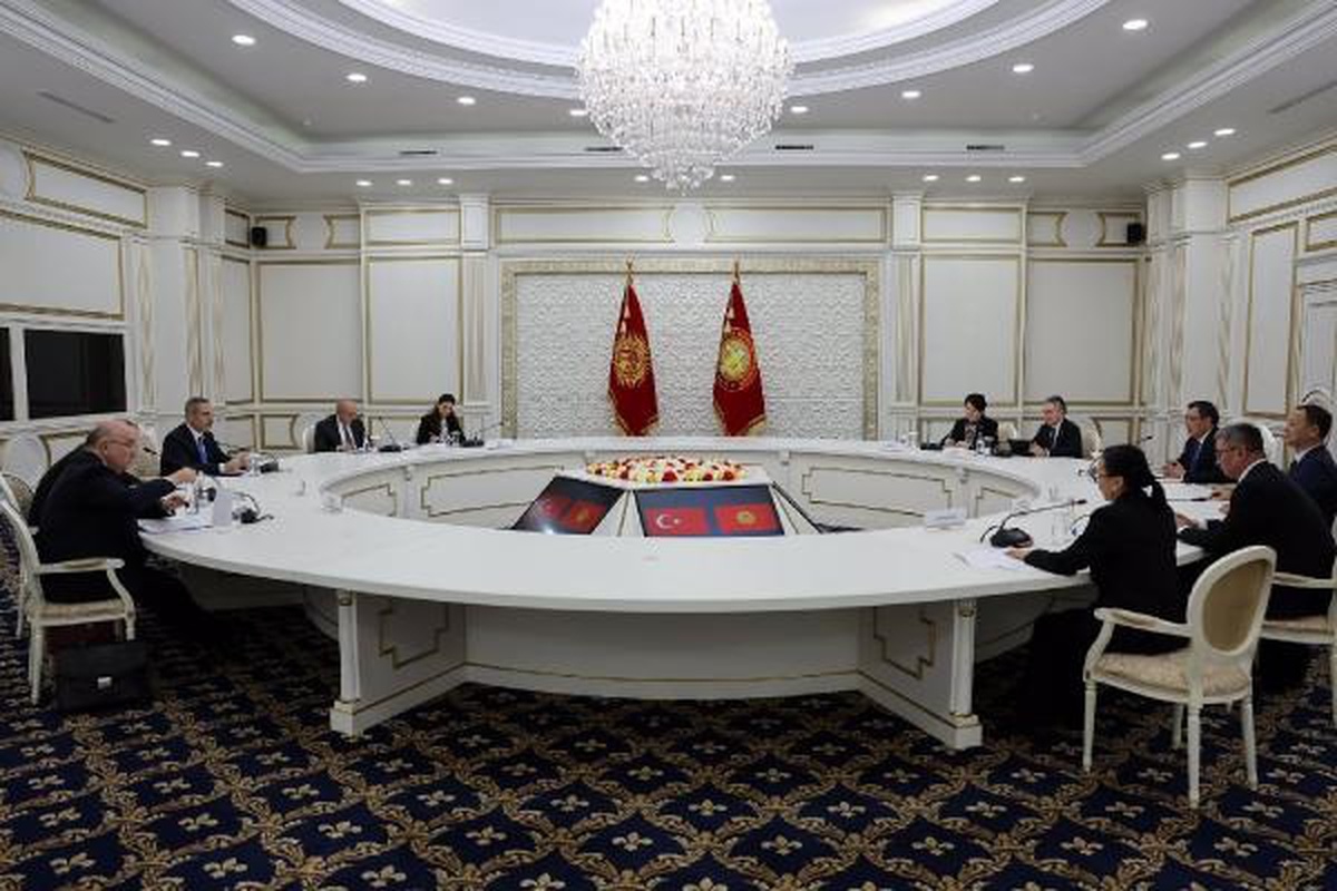 Dışişleri Bakanı Hakan Fidan, Kırgızistan Cumhurbaşkanı tarafından kabul edildi