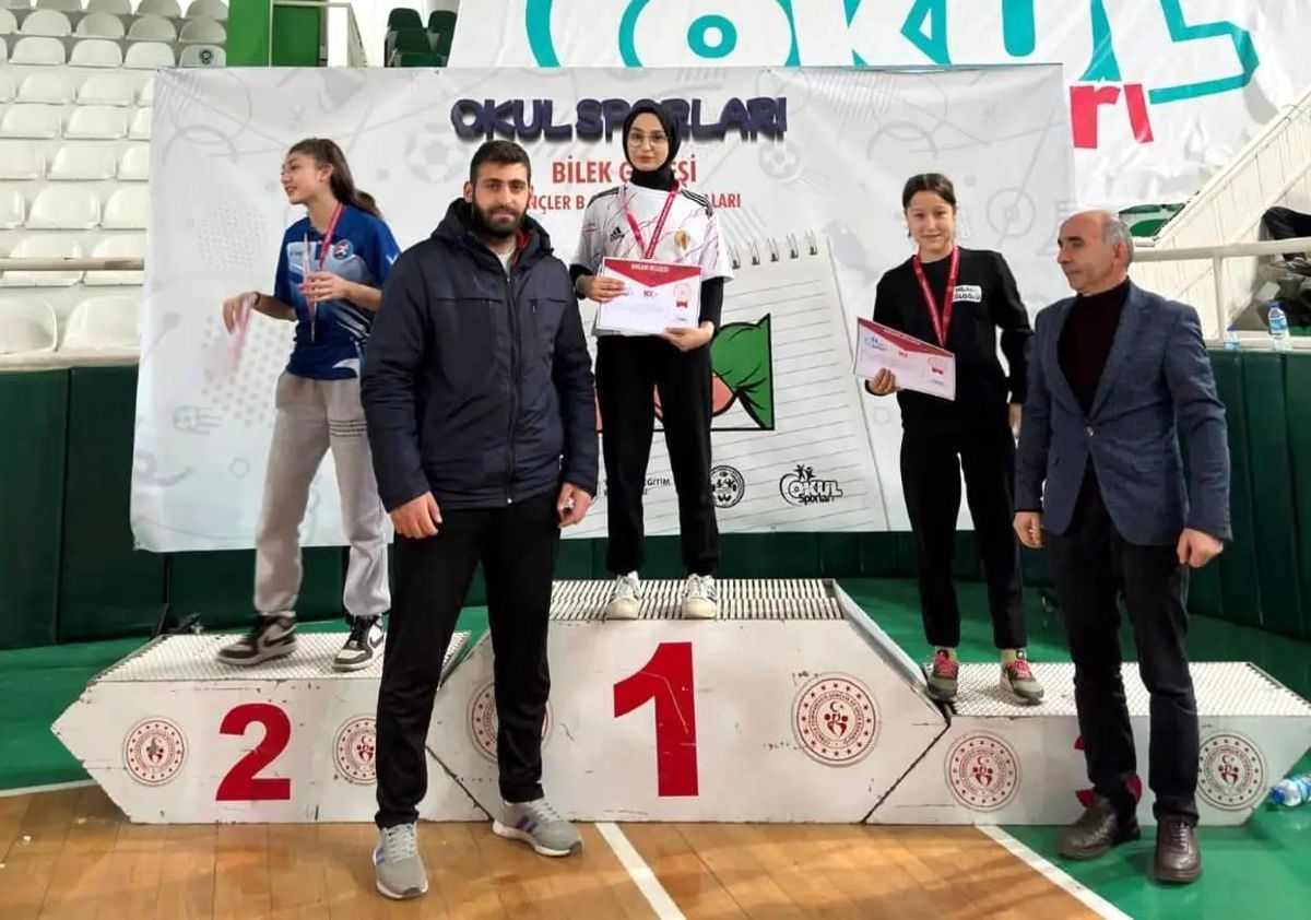 2023-2024 Okul Sporları Genç Kızlar Bilek Güreşi Grup Müsabakaları Tamamlandı