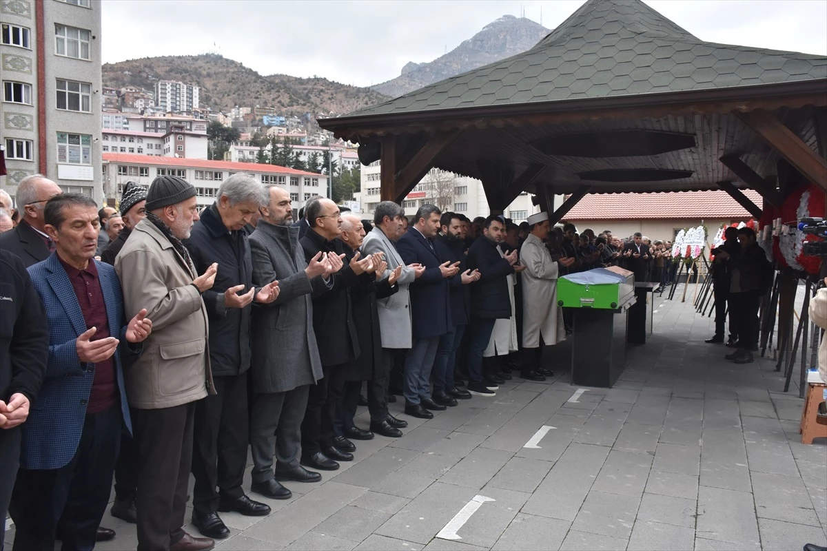 Gümüşhane Belediye Başkanı Ercan Çimen\'in annesi Fatma Çimen toprağa verildi