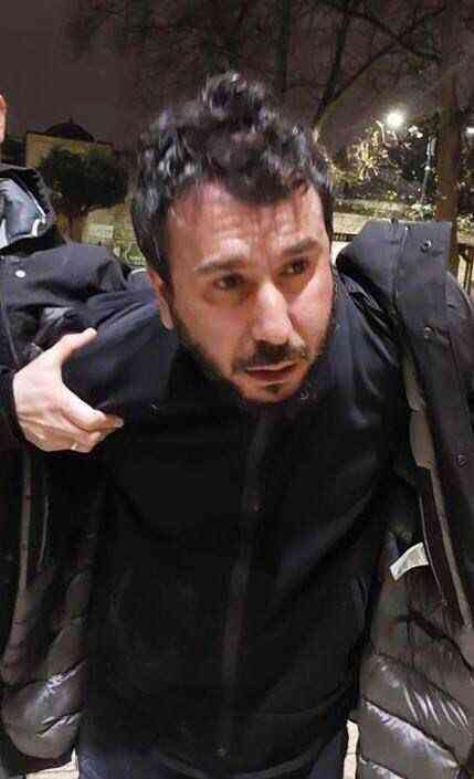 İmamı bıçaklayan saldırgan namaz sırasında 'Allahuekber putları camiden çıkartın' diye bağırmış İmamı bıçaklayan saldırgan namaz sırasında 'Allahuekber putları camiden çıkartın' diye bağırmış