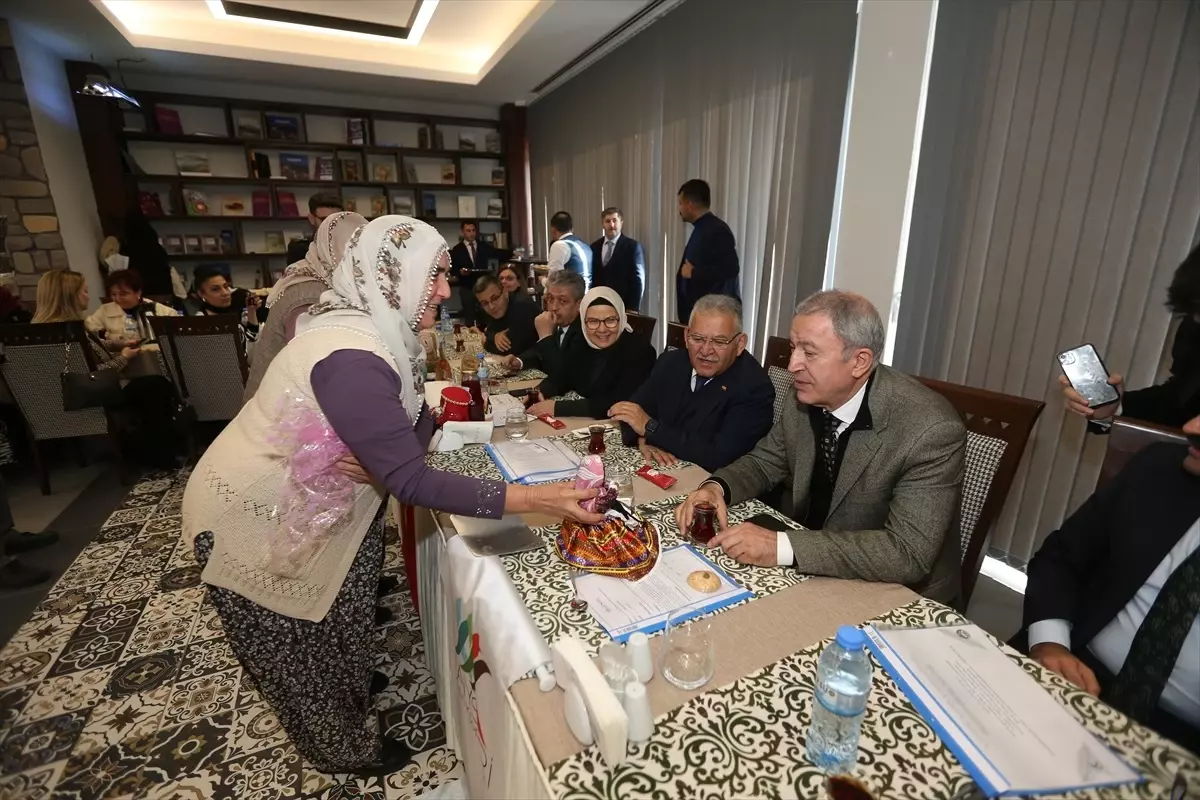 Hizmet-İş Sendikası ile Büyükşehir Belediyesi arasında toplu iş sözleşmesi görüşmeleri başladı