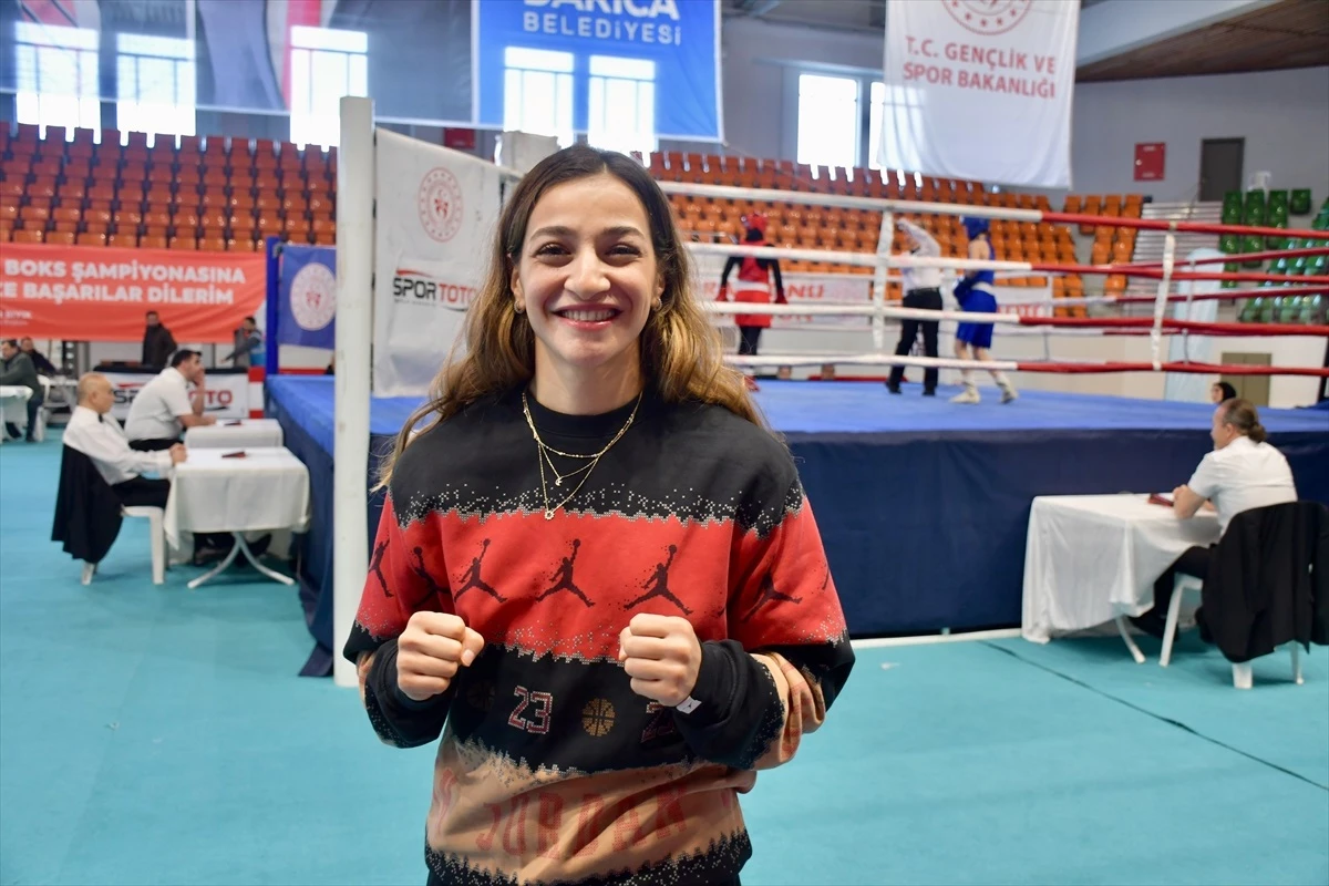 Milli boksör Buse Naz Çakıroğlu, 2024 Paris Olimpiyat Oyunları\'nda altın madalya kazanmak istiyor