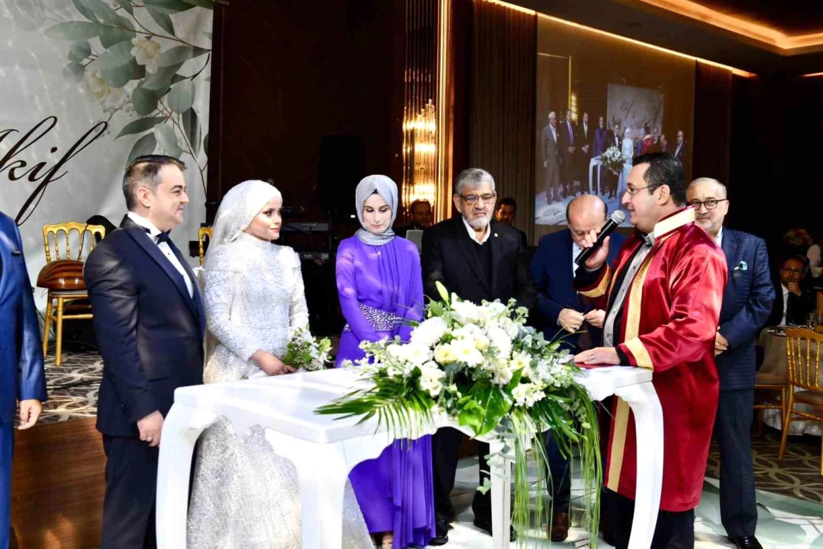 Mustafakemalpaşa Belediyesi Evlendirme Memurluğu\'na 2023 yılında 724 çift nikah başvurusu