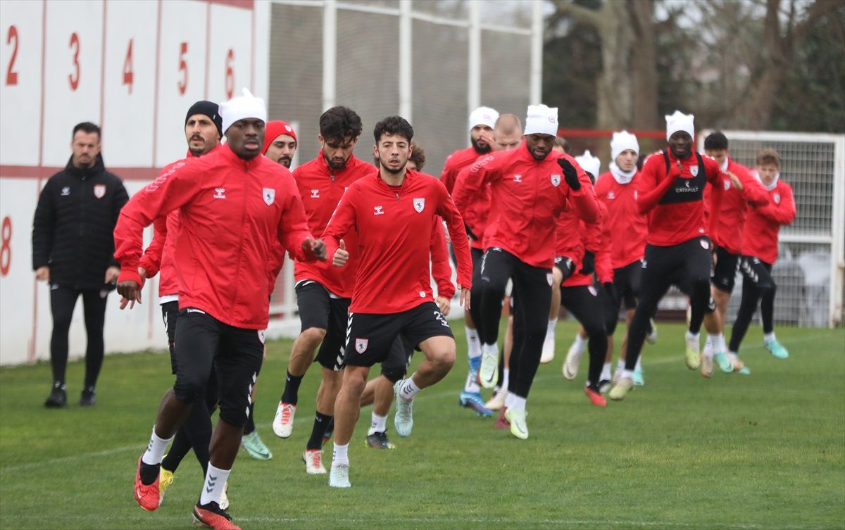 Yılport Samsunspor\'un golcü futbolcusu Ercan Kara: Trabzonspor maçından galibiyetle dönmek istiyoruz