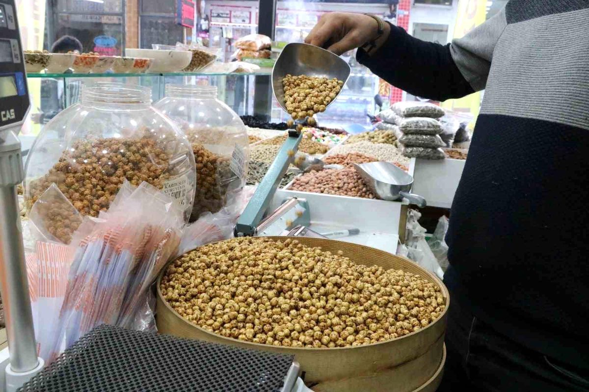 Sandıklı\'da Leblebici Dükkanları Azalıyor