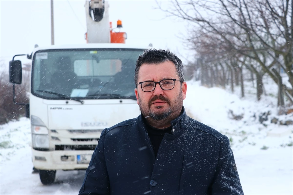 Trakya Elektrik Dağıtım AŞ Ekipleri Kar Yağışının Ardından Arızaları Gidermek İçin Çalışıyor