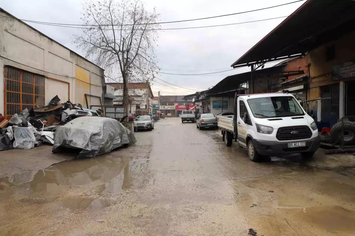 Turhal Belediyesi, Sanayi Bölgesinde Yol İyileştirmelerine Odaklanıyor