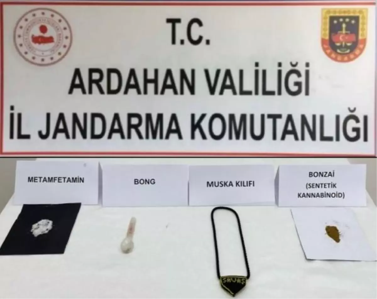 Ardahan'da Yolcu Otobüsünde Uyuşturucu Operasyonu