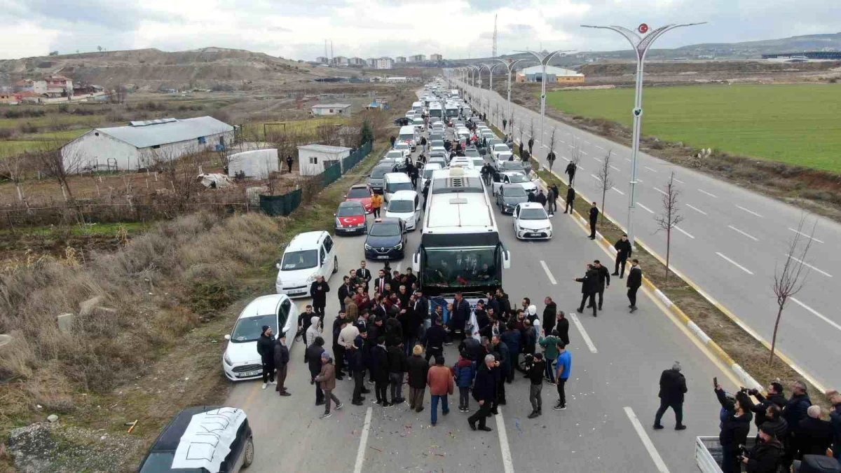 Elazığ Belediye Başkanı Şahin Şerifoğulları Havaalanında Coşkuyla Karşılandı