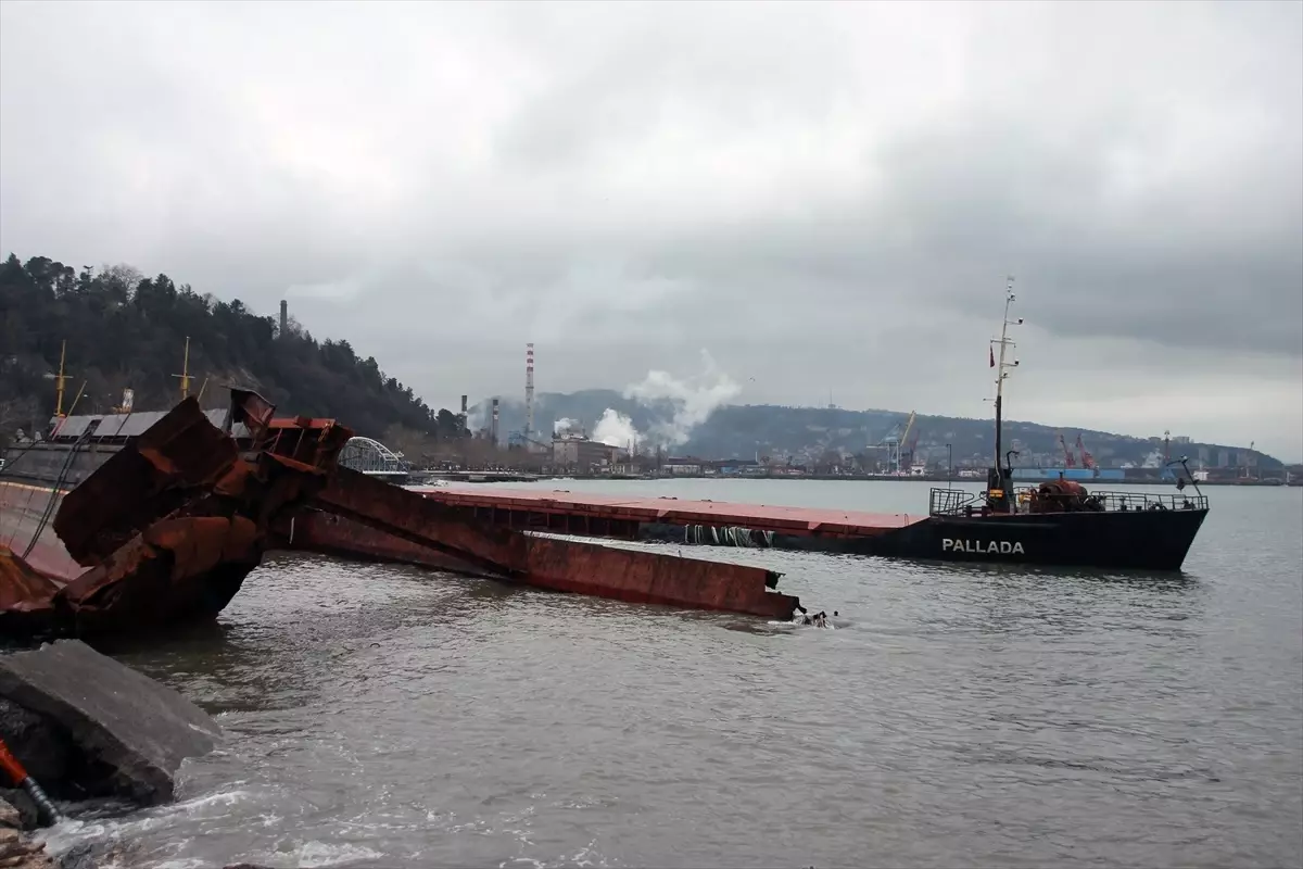 Zonguldak\'ta batan gemide kayıp 7 kişinin arama çalışmaları devam ediyor