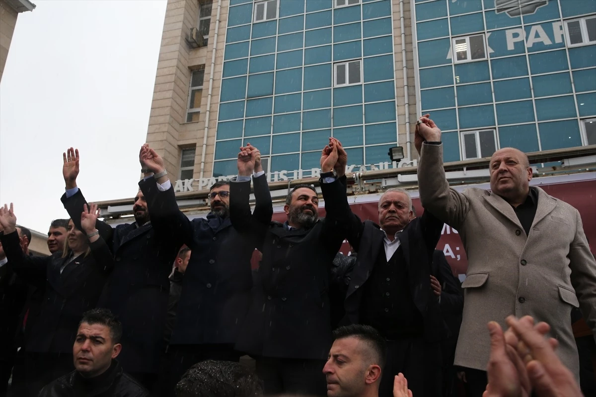 AK Parti\'den Bitlis Belediye Başkanlığına aday gösterilen Nesrullah Tanglay için karşılama programı yapıldı