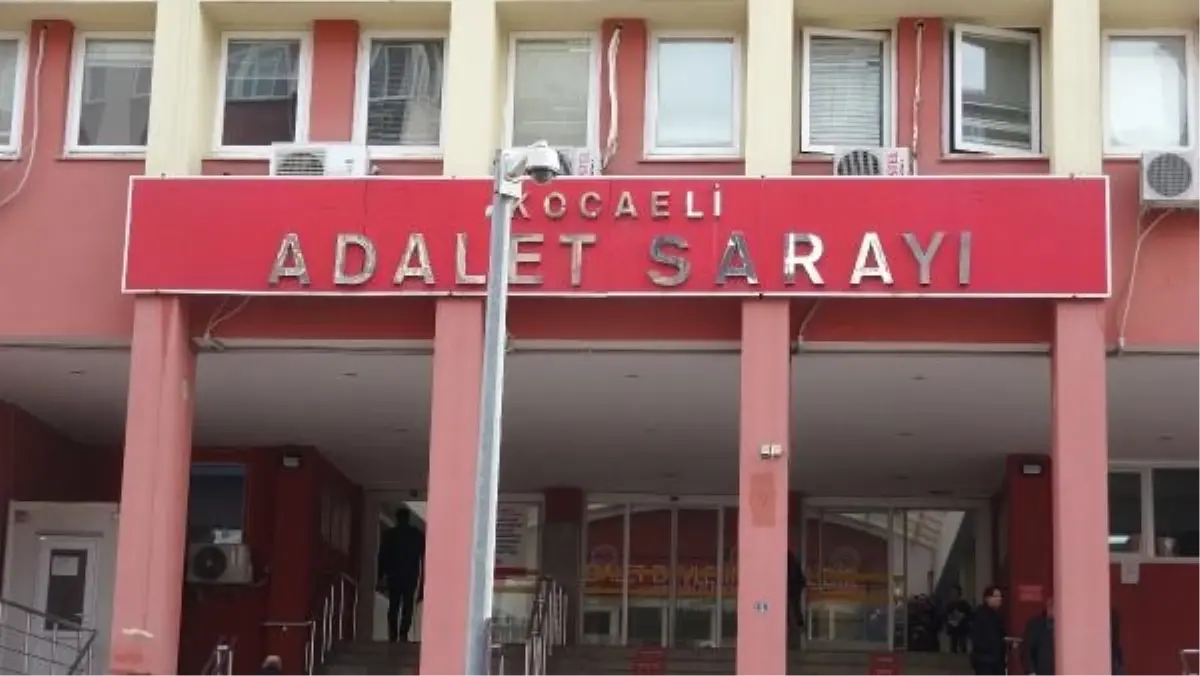 Kartepe'de restoran sahibi AK Parti'li meclis üyesi tabancayla vuruldu