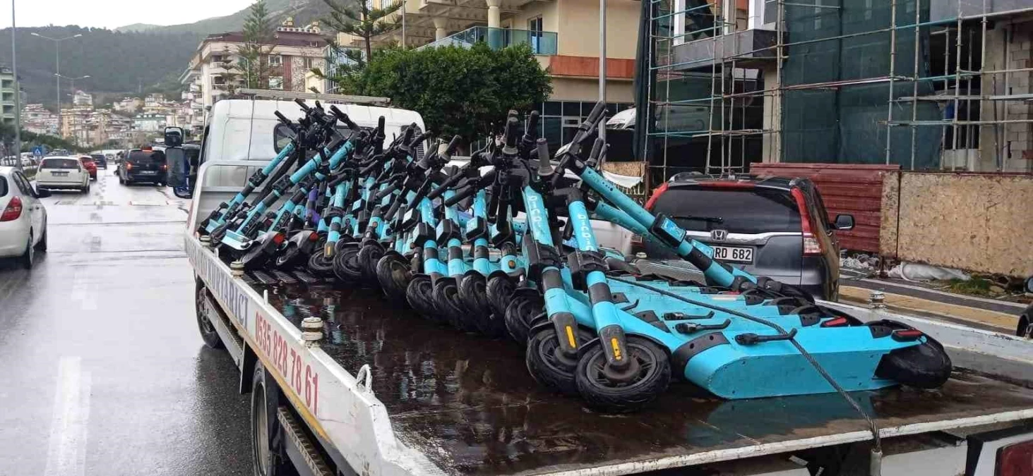 Alanya\'da Kaldırımlara Park Edilen E-scooterlara 84 Bin 180 TL Cezai İşlem Uygulandı