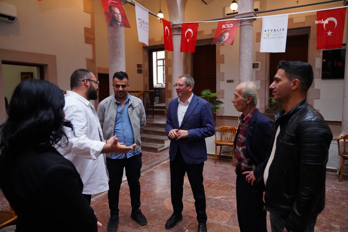 Ayvalık Belediye Başkanı Mesut Ergin, Ayvalıklı gazetecilerle buluştu